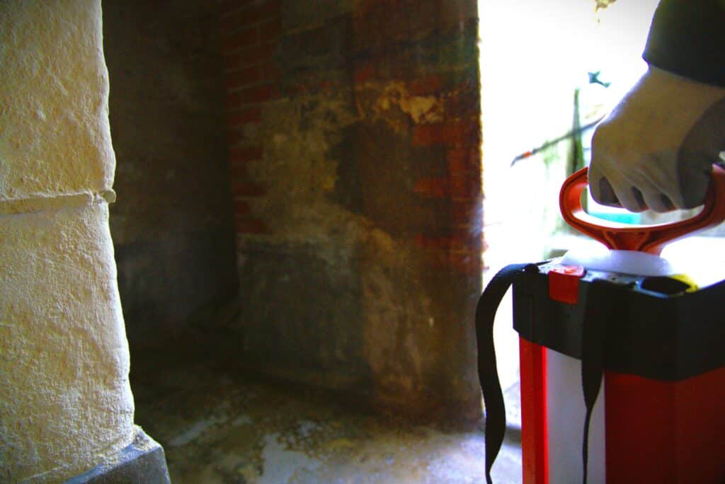 Fin intervention entreprise de dépollution débordement cuve odeur fuel