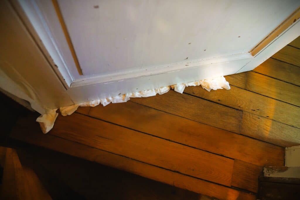 Tentative de calfeutrage maison contre odeur de fioul